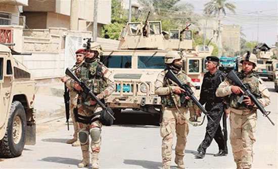 القوات العراقية تحيط بمبنى البصرة لحمايتها من المتظاهرينؤ القوات العراقية تحيط بمبنى البصرة لحمايتها من المتظاهرينؤ