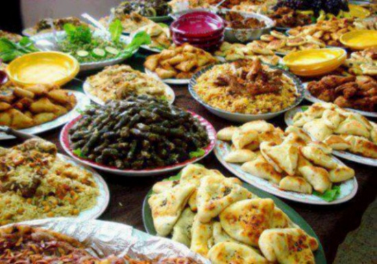 ماذا علينا أن نتناول في السحور؟ ماذا علينا أن نتناول في السحور؟
