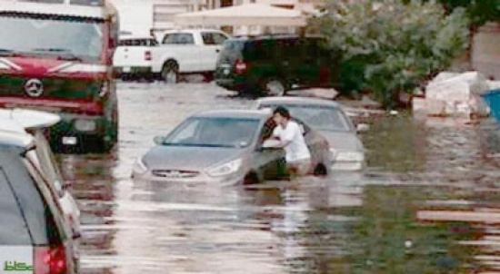 وفاة شخصين في جدة ومكة بسبب الامطار وانقاذ 41 محتجزا وفاة شخصين في جدة ومكة بسبب الامطار وانقاذ 41 محتجزا