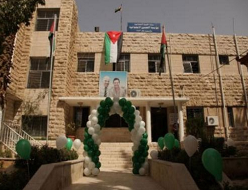 الجالية اللبنانية في الاردن تقدم مساعدات عينية لمؤسسة الحسين الاجتماعية الجالية اللبنانية في الاردن تقدم مساعدات عينية لمؤسسة الحسين الاجتماعية