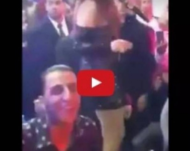 بالفيديو .. هيفاء تغني "بوس الواوا".. وردّة فعل الشاب تشعل مواقع التواصل !! بالفيديو .. هيفاء تغني "بوس الواوا".. وردّة فعل الشاب تشعل مواقع التواصل !!