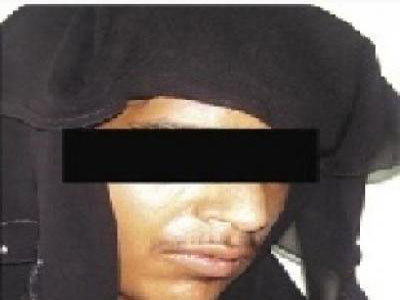 القبض على شاب مصري بملابس نسائية تخفى للقاء عشيقته