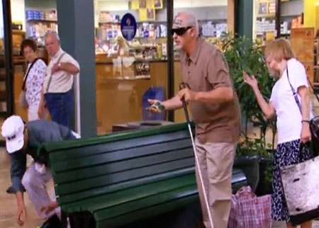 الأعمى والطلاء