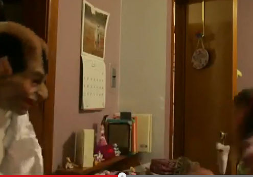 أب أراد مداعبة ابنته فقتلها رعباً