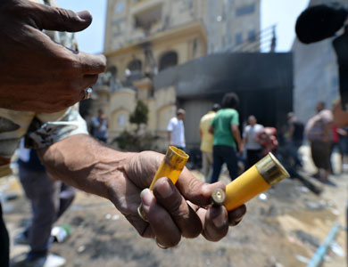 ارتفاع قتلى اشتباكات تظاهرات الأحد في مصر إلى 16 قتيلا