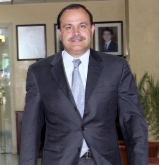 وزير الداخلية يلتقي السفير التشيكي وزير الداخلية يلتقي السفير التشيكي