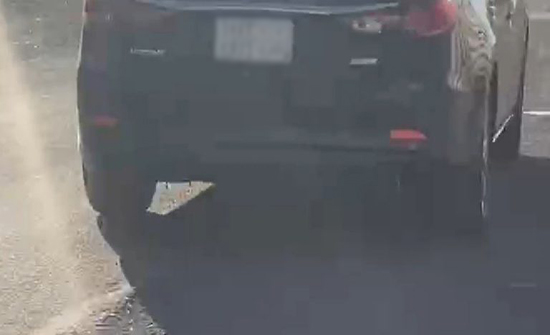 بالفيديو: سائق تاكسي يعتدي على فتاة في بلد عربي بالفيديو: سائق تاكسي يعتدي على فتاة في بلد عربي