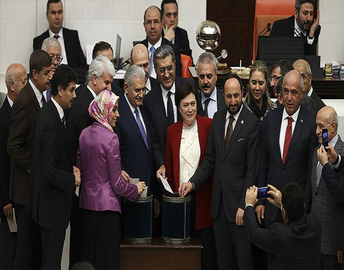البرلمان التركي يصادق على المادة السادسة والسابعة من الدستور الجديد البرلمان التركي يصادق على المادة السادسة والسابعة من الدستور الجديد