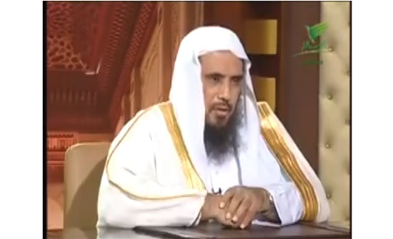 بالفيديو: شيخ يوضح كفارة والدين تسببا في موت طفلتهما