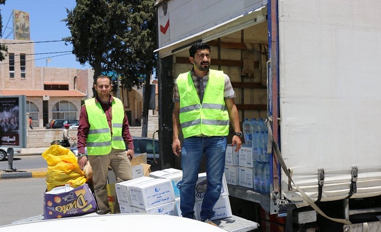بالصور : اربد ترسل الدفعة الاولى من المساعدات للأشقاء السوريين بالصور : اربد ترسل الدفعة الاولى من المساعدات للأشقاء السوريين