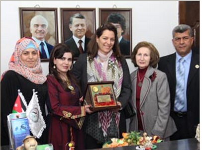 الأميرة بسمة بنت علي تزور جمعية السلاحف البحرية والبرية