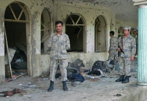 مقتل 7 من "طالبان" بعد محاولتهم الاستيلاء على مبان عسكرية في مطار كابول مقتل 7 من "طالبان" بعد محاولتهم الاستيلاء على مبان عسكرية في مطار كابول