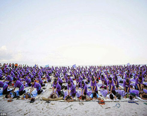 بالصور: إندونسيا تنظم أكبر تجمع لتدريبات "الماساج"