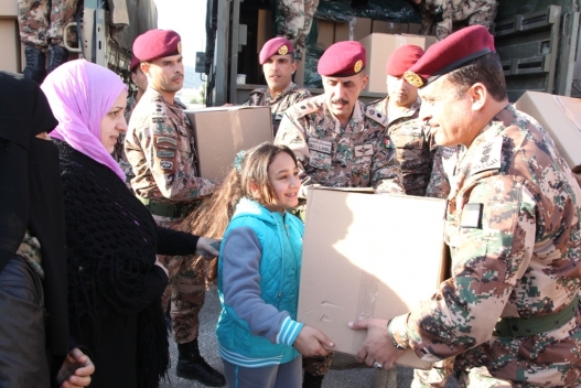 المنطقة العسكرية الجنوبية توزع مساعدات عينية في قرى محافظة معان المنطقة العسكرية الجنوبية توزع مساعدات عينية في قرى محافظة معان