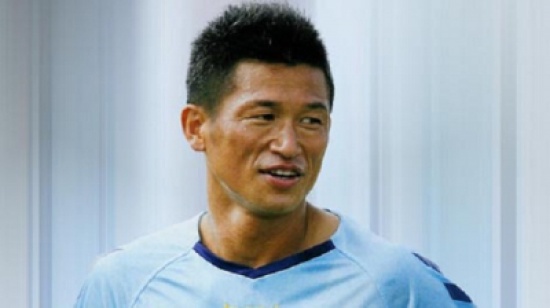 شاهد..لاعب يسجل الأهداف رغم بلوغه 48 سنة