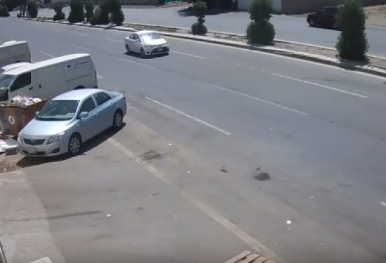 شاهد.. تجاوز خاطئ يؤدي إلى حادث مروع