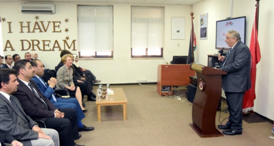 السفيرة الأمريكية تزور الجامعة الهاشمية