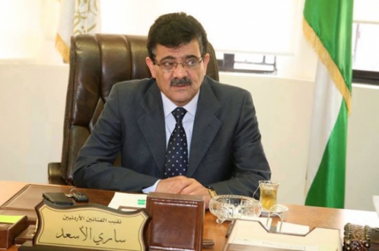 نقيب الفنانين في العناية المركزة ويستعد لعملية جراحية نقيب الفنانين في العناية المركزة ويستعد لعملية جراحية