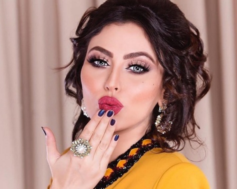 مريم حسين كانت ترتكب جريمة لان معجبة حاولت تصور بنتها بدون علمها " فيديو  "