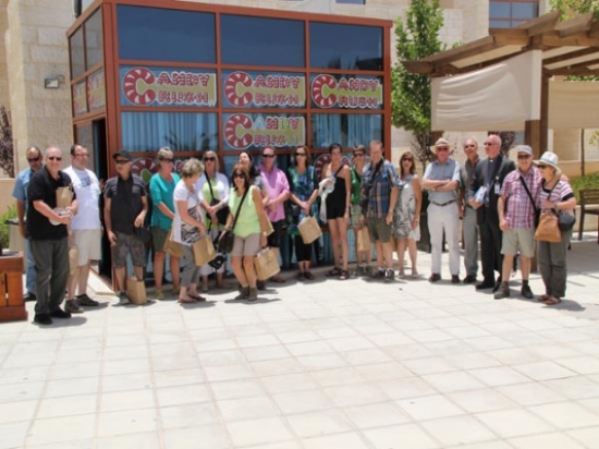 زيارة وفد من المدارس الاسترالية الى الجامعة الاميركية في مادبا