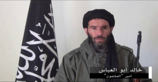 " الموقعون بالدماء " يختطفون ويلغمون أجساد الأجانب وأرضية القاعدة النفطية " الموقعون بالدماء " يختطفون ويلغمون أجساد الأجانب وأرضية القاعدة النفطية
