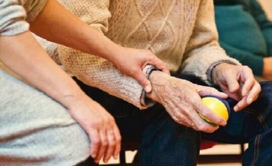 "فضيحة" في دار عجزة إسرائيلي: خطأ بتشخيص كورونا لتسعة مسنين