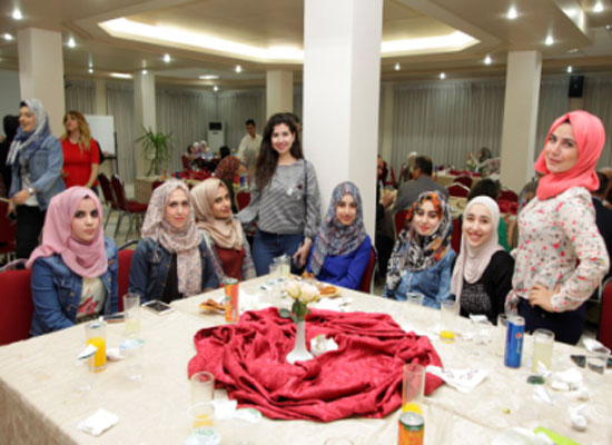 جامعة البترا تقيم حفل إفطار رمضاني لطالبات السكن جامعة البترا تقيم حفل إفطار رمضاني لطالبات السكن