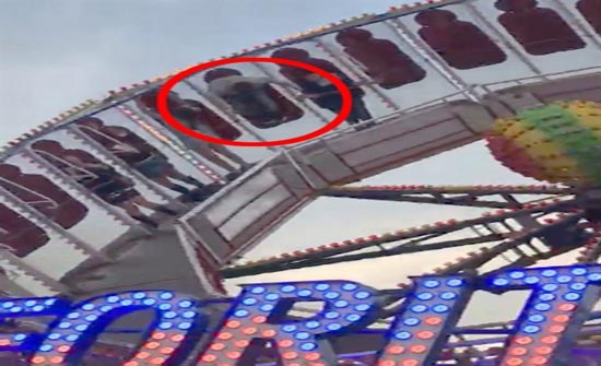 لقطات مروعة لطفل كاد يفقد حياته بسبب الملاهي! لقطات مروعة لطفل كاد يفقد حياته بسبب الملاهي!
