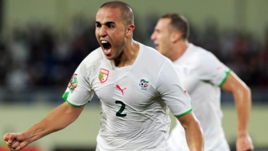 لن تصدّقوا وبلا مُبالغة .. رواتب لاعبين جزائريين تفوق رواتب الرؤساء والوزراء بسنوات ضوئية!! لن تصدّقوا وبلا مُبالغة .. رواتب لاعبين جزائريين تفوق رواتب الرؤساء والوزراء بسنوات ضوئية!!