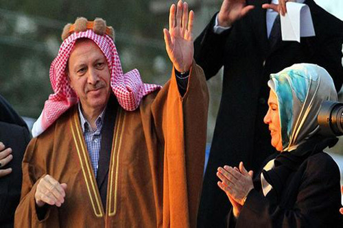 أردوغان: لوكنت عنصرياً لما تزوجت عربية أردوغان: لوكنت عنصرياً لما تزوجت عربية