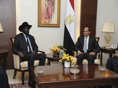 السيسي يثير جدلا بين الصحفيين في الخرطوم بعبارة “نعتبر السودان جزء من مصر”