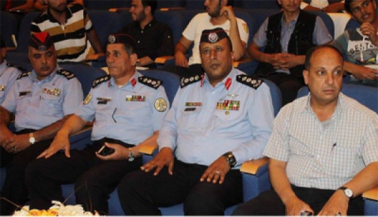 عروض مسرحية لشرطة معان عن مخاطر المخدرات