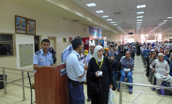 الاحتلال يمنع 7 فلسطنيين من السفر الى الاردن الاحتلال يمنع 7 فلسطنيين من السفر الى الاردن