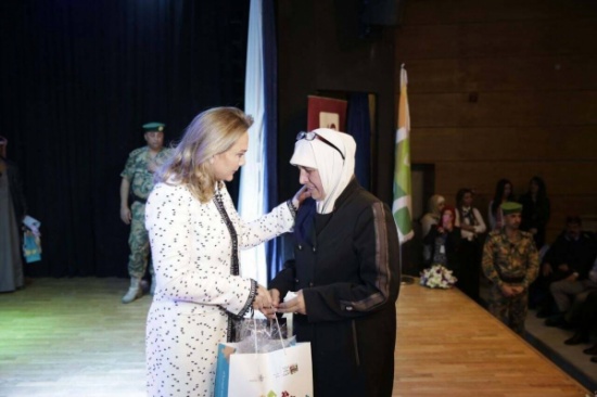 مركز زها يكرم أمهات وذوي شهداء الوطن بمناسبة عيد الأم