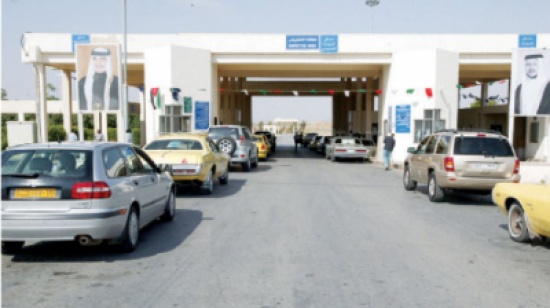 جهاز "اكس ري " وكلاب لتفتيش السيارات القادمة من سوريا