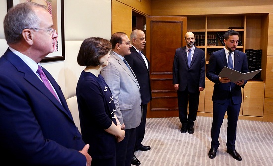 الملك يغادر إلى الولايات المتحدة في زيارة عمل الملك يغادر إلى الولايات المتحدة في زيارة عمل