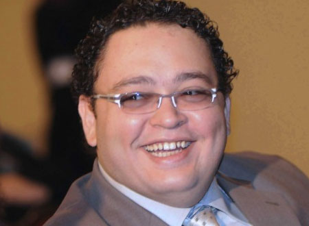 أحمد رزق يؤدي العمرة أحمد رزق يؤدي العمرة