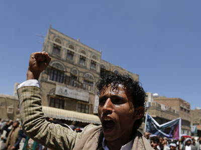 20 قتيلا بينهم 11 مهاجما في هجوم للقاعدة على مقر للجيش في عدن