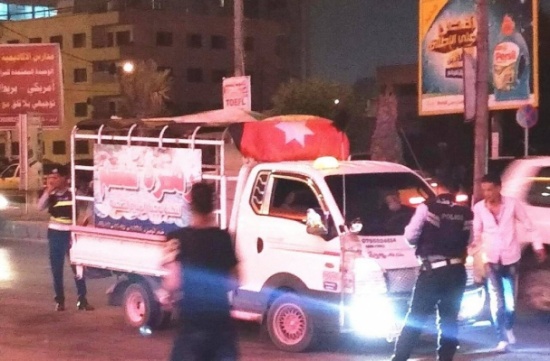 بكب الحيرة : لوحته خليجية ودالته "تاكسي" وحقيقته بيع مياه مفلترة بكب الحيرة : لوحته خليجية ودالته "تاكسي" وحقيقته بيع مياه مفلترة