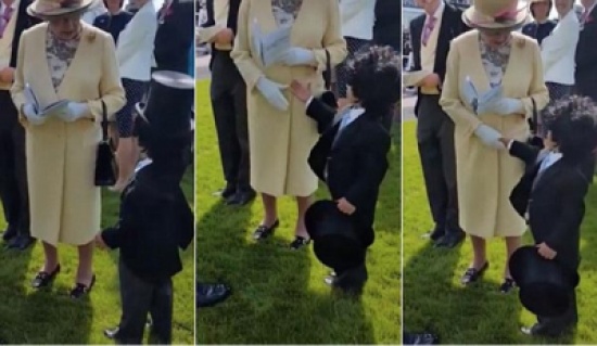 طفل اماراتي اضحك ملكة بريطانيا