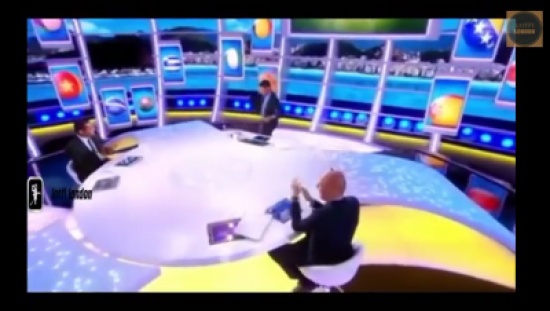 مقدم بي ان سبورت يرقص على الهواء بعد فوز الجزائر