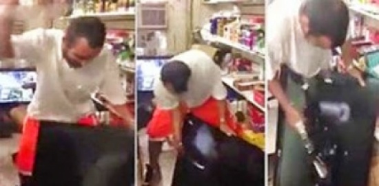 بالفيديو.. يكسر شاشة تلفازه غضباً على خسارة أسبانيا