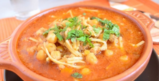 قدمي لأسرتك شوربة الحريرة المغربية