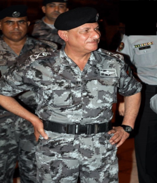 مدير الامن العام يسلم خريجي كلية العلوم الشرطية شهاداتهم مدير الامن العام يسلم خريجي كلية العلوم الشرطية شهاداتهم