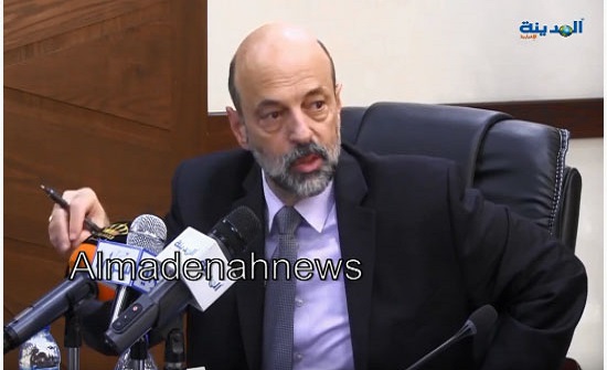 الرزاز يؤكد ضرورة اتخاذ الإجراءات الوقائية للحد من الارتفاع المقلق للإصابات المحلية