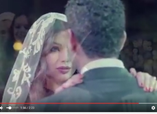 فيديو : اجمل مشهد رومانسى يجمع بين "عسلية و طارق "