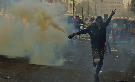 الصحة العراقية: 111 قتيلا بالمظاهرات والقنابل غير سامة الصحة العراقية: 111 قتيلا بالمظاهرات والقنابل غير سامة