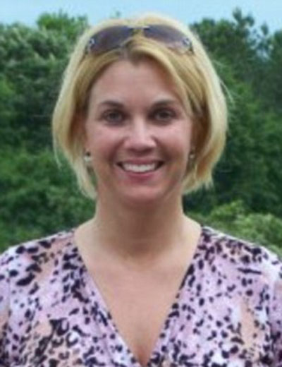 ( السجن 40 عاما لمعلمة ارغمت طالبا على مضاجعتها! ( صور )