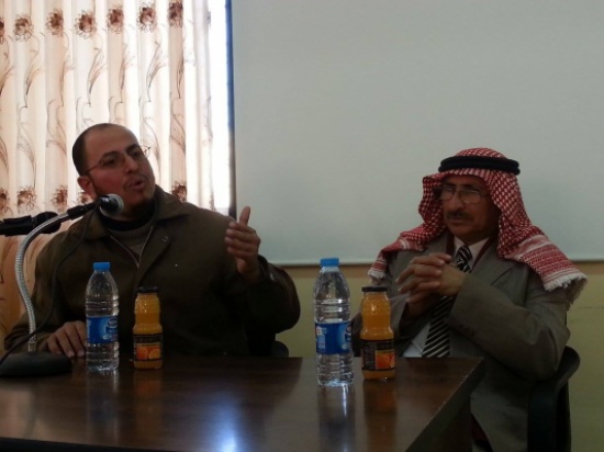 محاضرة بعنوان " كيف نحيا بالقرآن" في نادي بصيرا الرياضي
