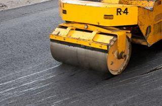 فتح وتعبيد طرق وصيانة مدارس في الوسطية